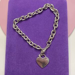 💛 Classic Silver Tone Heart Toggle Bracelet